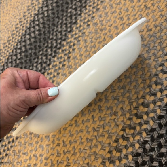 Vintage Pyrex 1063 White Milk Glass 1.5‎ Quart Oval Divided Serving Dish - Picture 3 of 5